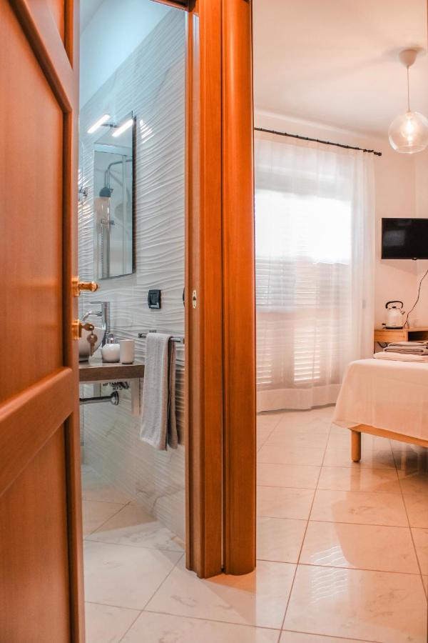 Magna Grecia B&B E Appartamenti เคาโลเนียมารินา ภายนอก รูปภาพ