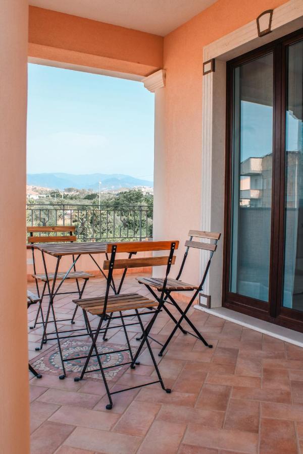 Magna Grecia B&B E Appartamenti เคาโลเนียมารินา ภายนอก รูปภาพ