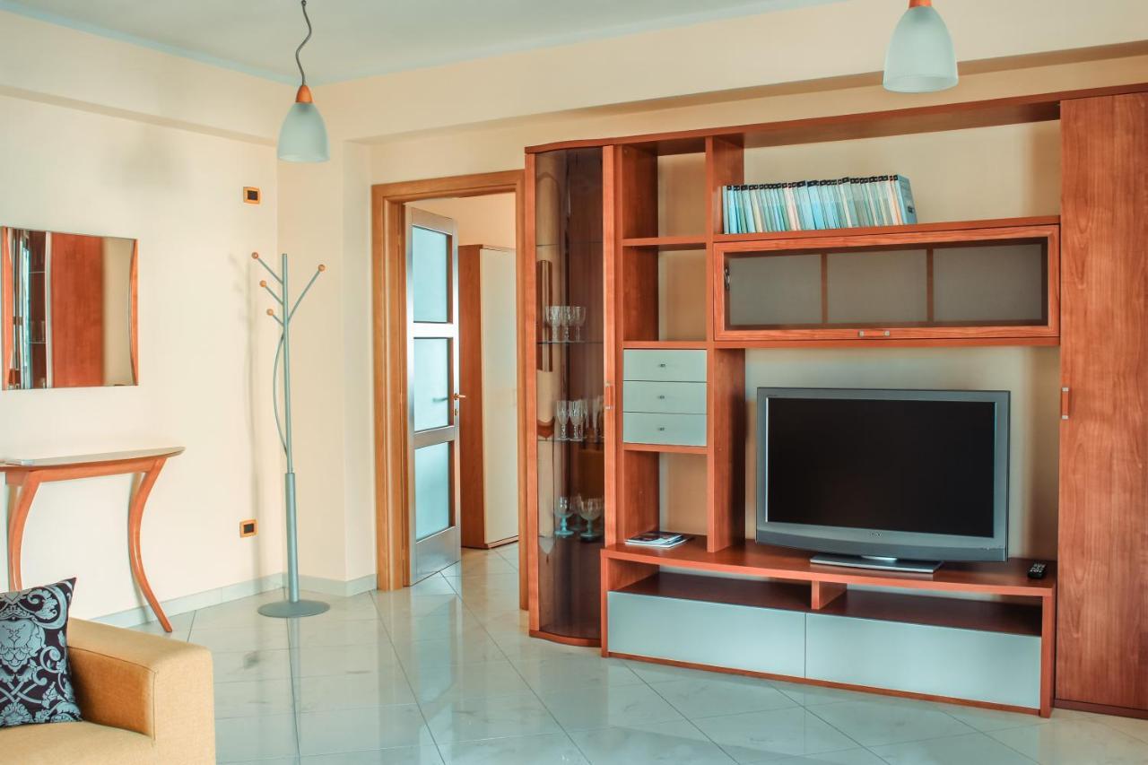 Magna Grecia B&B E Appartamenti เคาโลเนียมารินา ภายนอก รูปภาพ